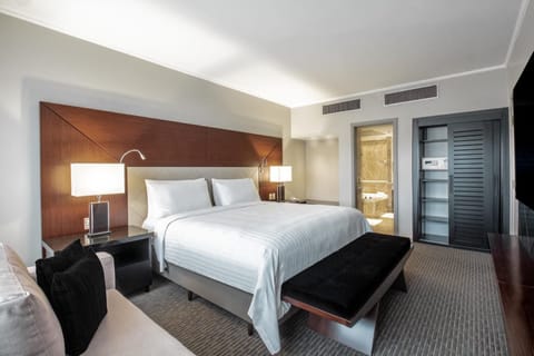 Premium bedding, minibar, in-room safe, desk