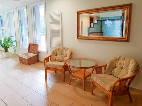 Sauna, hot tub, steam room, massages