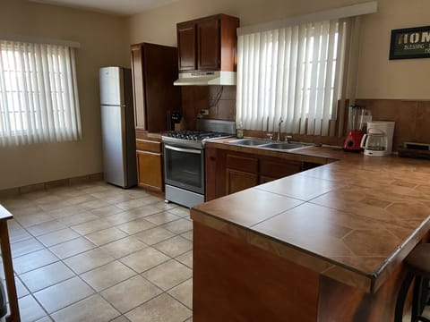 Comfort House, 3 Bedrooms | Private kitchen | Full-size fridge, microwave, oven, stovetop