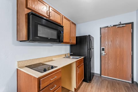 In-room safe, desk, laptop workspace, iron/ironing board