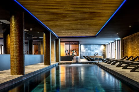 2 indoor pools, sun loungers