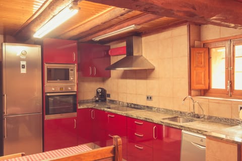 House | Private kitchen | Full-size fridge, microwave, oven, stovetop