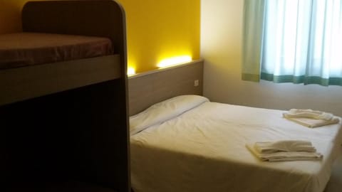 Bed sheets, wheelchair access