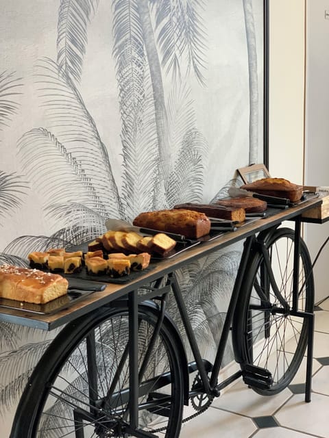 Daily buffet breakfast (EUR 19.50 per person)