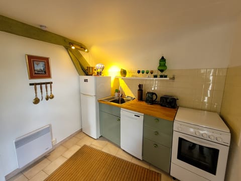 Apartment, Ensuite (Les Appartements) | Private kitchen