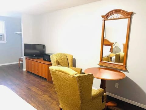 Comfort Double Room, 2 Queen Beds, Non Smoking | Desk, iron/ironing board, free WiFi, bed sheets