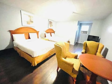 Comfort Double Room, 2 Queen Beds, Non Smoking | Desk, iron/ironing board, free WiFi, bed sheets