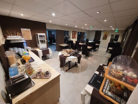 Daily buffet breakfast for a fee
