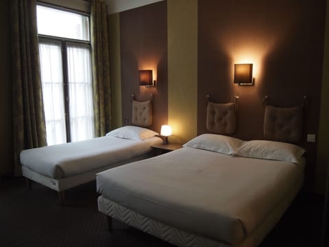 Triple Room | In-room safe, desk, iron/ironing board, free WiFi