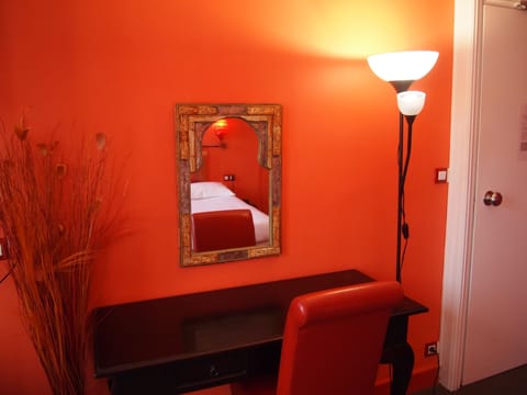 Comfort Double Room | In-room safe, desk, iron/ironing board, free WiFi