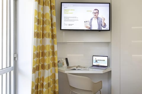 Standard Triple Room, Non Smoking | In-room safe, desk, iron/ironing board, free WiFi