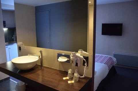 Comfort Double Room | Individually decorated, individually furnished, desk, laptop workspace