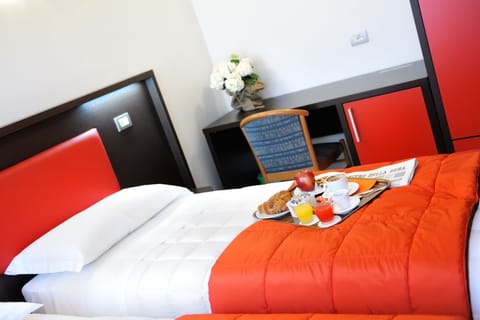 Standard Double Room, Courtyard View | 1 bedroom, premium bedding, minibar, in-room safe