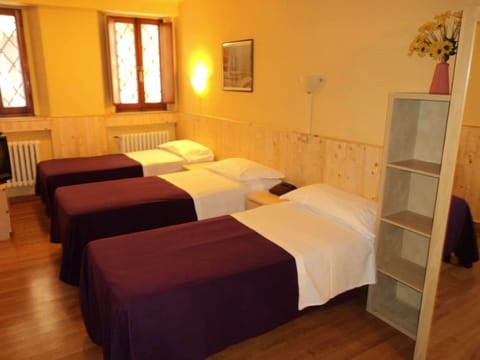 Quadruple Room | Desk, rollaway beds, free WiFi