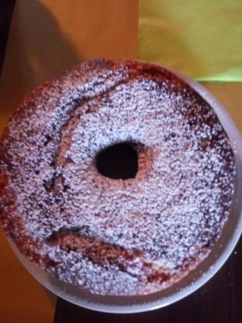 Breakfast and dinner served