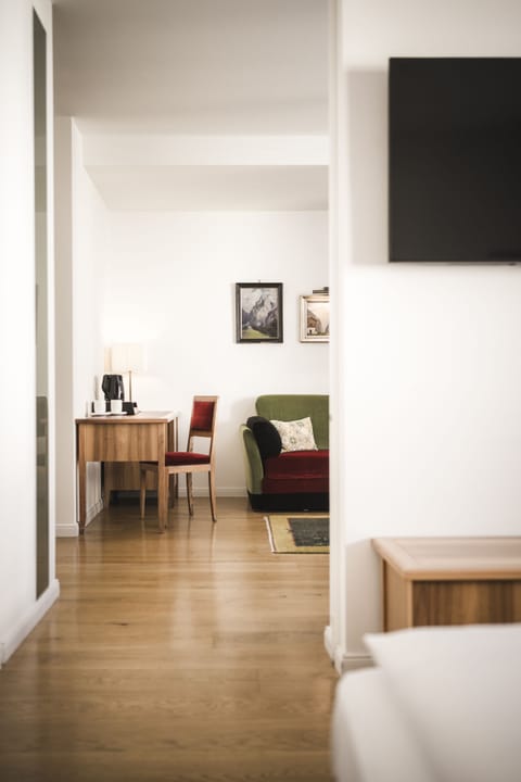 Junior Suite | Premium bedding, minibar, in-room safe, desk