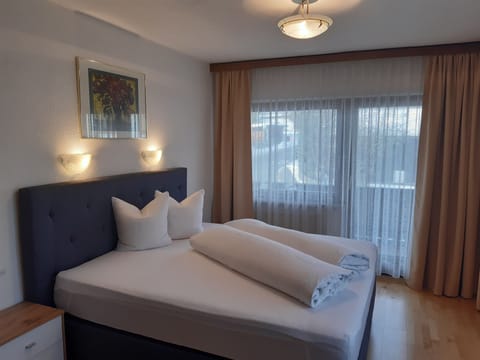 Family Room, Balcony, Mountain View | In-room safe, desk, iron/ironing board, free WiFi