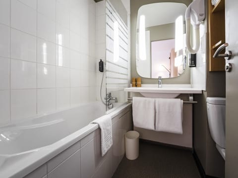 Premium bedding, in-room safe, desk, iron/ironing board