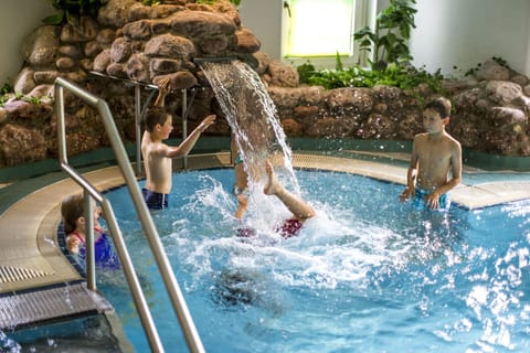 Indoor pool, sun loungers