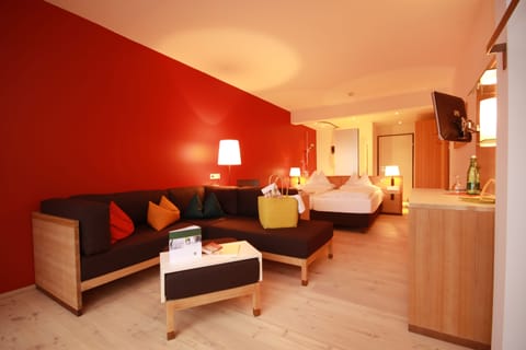 Junior Suite, Balcony | Hypo-allergenic bedding, pillowtop beds, minibar, in-room safe