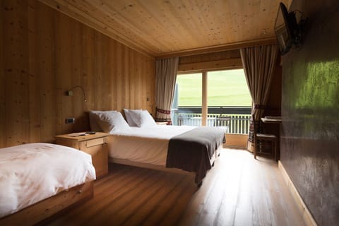 Superior Triple Room | In-room safe, free WiFi, bed sheets