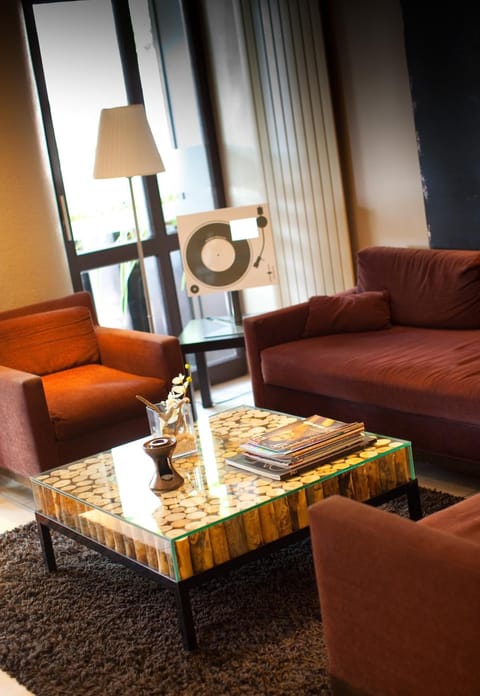 50-cm flat-screen TV with satellite channels, TV