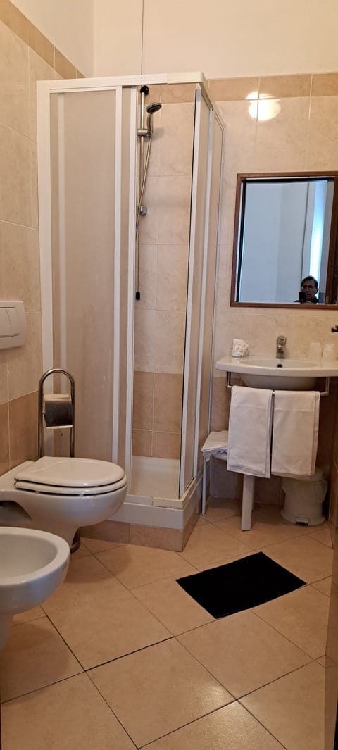 Double Room Single Use | Bathroom | Shower, hair dryer, bathrobes, slippers