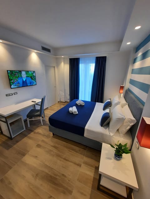 Superior Double Room, Balcony | Minibar, in-room safe, desk, soundproofing