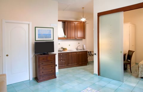 Junior Studio Suite | Private kitchenette | Electric kettle