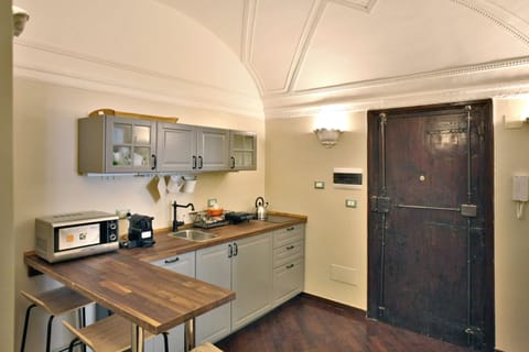 Family Apartment | Private kitchen | Coffee/tea maker, electric kettle