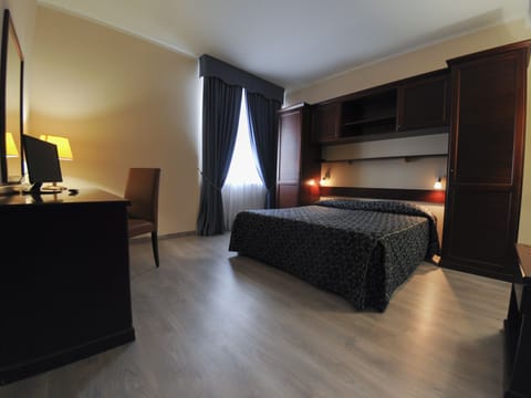 Minibar, in-room safe, desk, cribs/infant beds