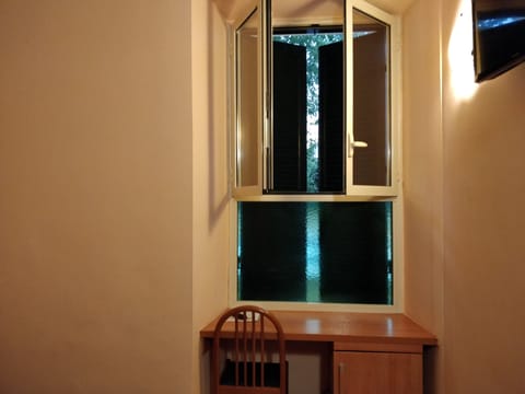 Family Triple Room | In-room safe, desk, free WiFi, bed sheets