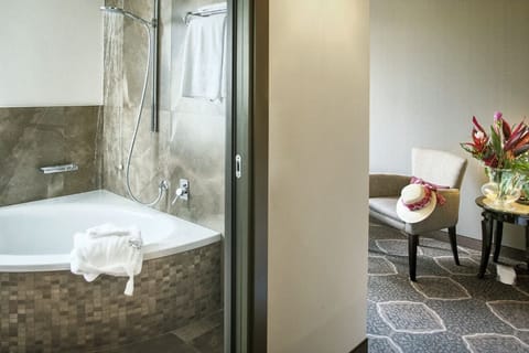 Superior Double Room, Balcony | Minibar, in-room safe, soundproofing, free WiFi