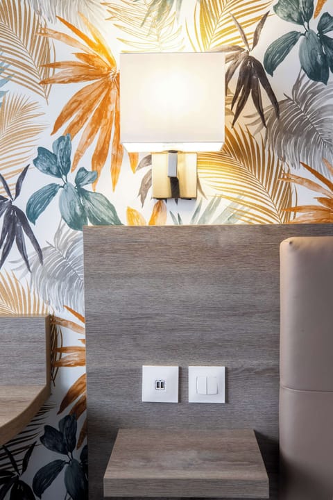 Standard Room, 2 Twin Beds | Room amenity