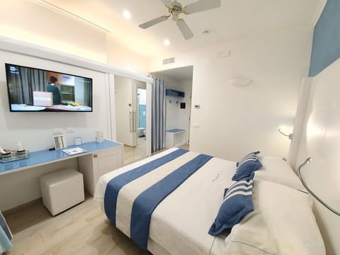 Double Room, Terrace (Rose di mare) | Minibar, in-room safe, desk, free WiFi