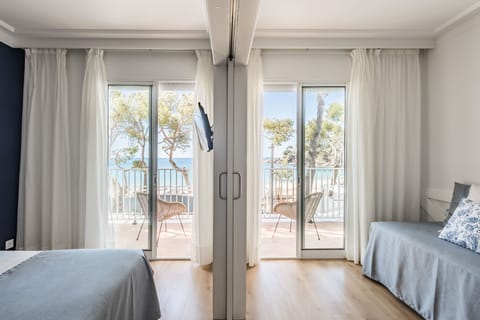 Junior Suite, 1 Queen Bed with Sofa bed, Balcony, Sea Facing | View from room