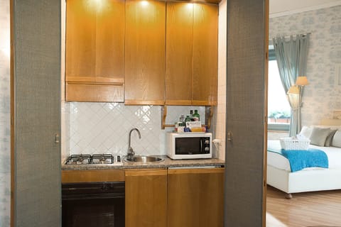 Studio (4 Pax) | Private kitchen | Fridge, microwave, stovetop, espresso maker