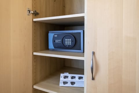 Standard Double Room | Minibar, in-room safe, desk, free WiFi