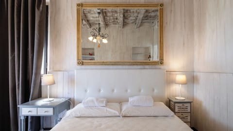 Basic Double Room (Torre Pettini) | Individually furnished, free WiFi, bed sheets