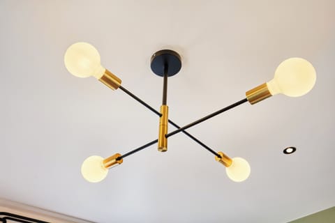 Triple Room | In-room safe, desk, blackout drapes, iron/ironing board