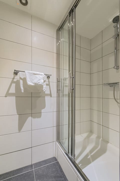 Basic Double Room, Shared Bathroom | Bathroom amenities | Hair dryer, towels