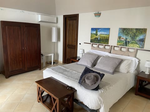 Triple Room, Sea View | Premium bedding, minibar, individually decorated, desk