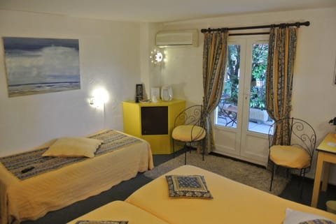 Double Room, Terrace | 8 bedrooms, premium bedding, minibar, in-room safe