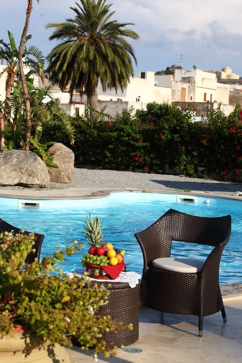 Seasonal outdoor pool, pool umbrellas, sun loungers