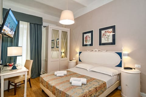 Standard Double Room | Hypo-allergenic bedding, minibar, in-room safe, free WiFi