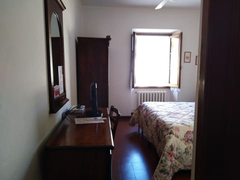 Double or Twin Room | Desk, laptop workspace, free WiFi, bed sheets