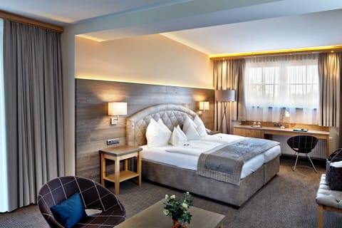 Minibar, in-room safe, desk, soundproofing