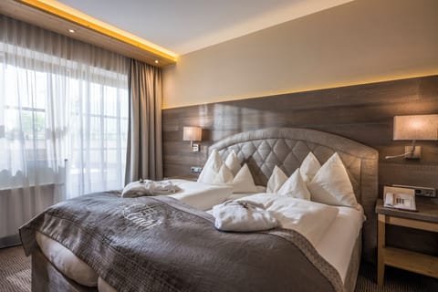 Minibar, in-room safe, desk, soundproofing