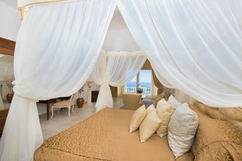 Honeymoon Suite, 1 King Bed, Sea View | Premium bedding, down comforters, pillowtop beds, minibar