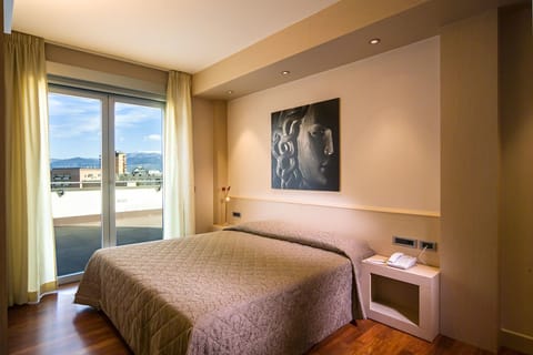 Suite, Terrace | Minibar, in-room safe, individually furnished, desk